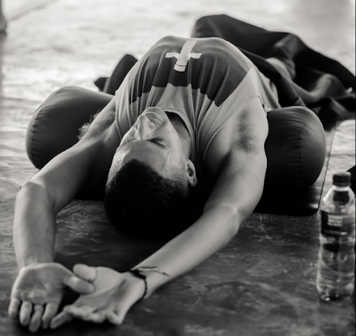Yin Yoga Teacher Training vs. Vinyasa: Which Style Should You Train In?